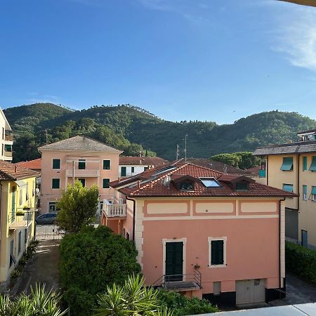 Ampio Trilocale Con Posto Auto Villa Sestri Levante Kültér fotó